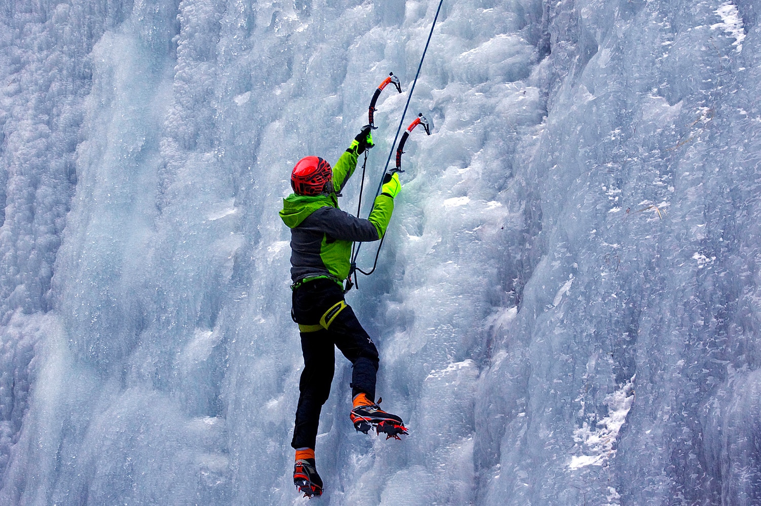 neve-Arrampicata su ghiaccio